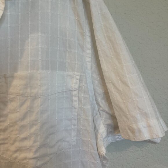 Gap White Short Sleeve Textured Button Down - Picture 3 of 7